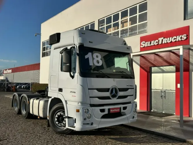 Mercedes-Benz Actros 2546 6x2.