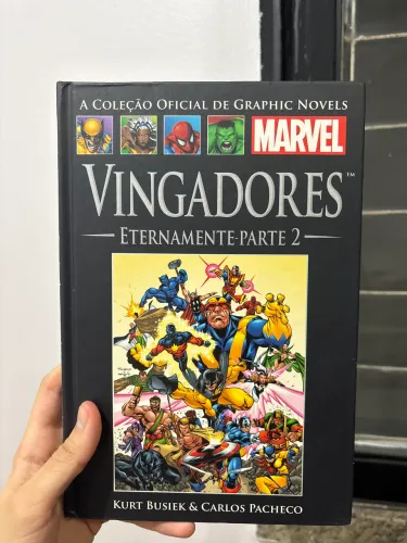 HQ Marvel - Vingadores Eternamente - parte 2 - Salvat Capa Preta