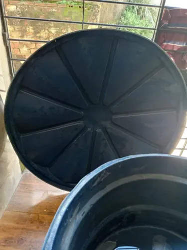 Caixa d'água 500L usada