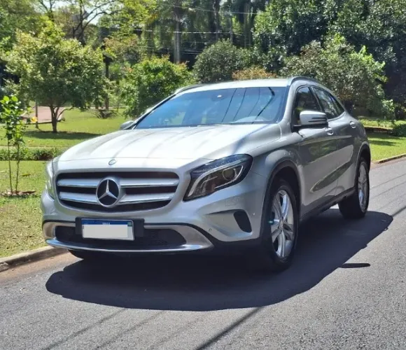 Mercedes-Benz GLA 200 Adv. 1.6/1.6 TB 16V Flex Aut. 2017