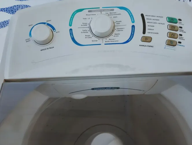 Máquina de lavar roupa Eletrolux 12kg.
