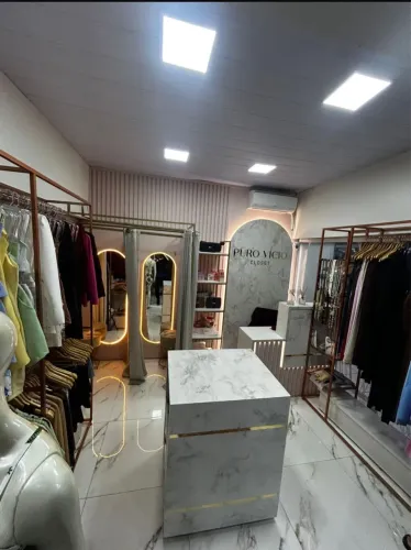 Vendo loja de roupas feminina 