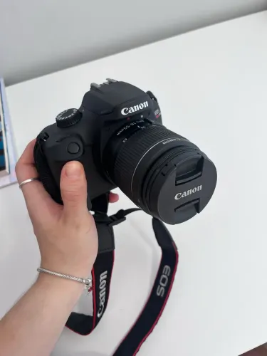 Câmera Canon T100
