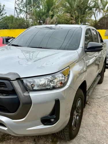 Toyota Hilux CD SR 4X4 2.8 TDI Diesel Aut. 2025