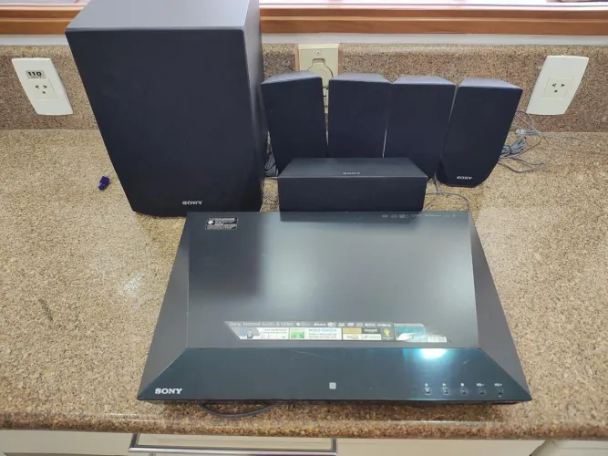 Vendo Home Theater Sony BDV-E2100 blu-ray 5.1