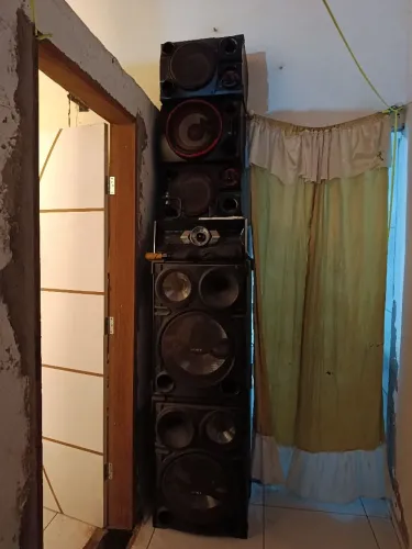 Vendo Caixas de som LG,e da Sony em perfeita condições de uso.valor 800