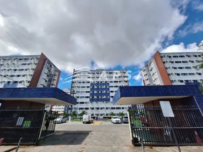 CONDOMÍNIO CIDADE JARDIM - LOCALIZADO NO TABULEIRO DO MARTINS, APARTAMENTO POSSUI SALA, 02