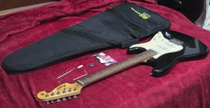 Kit Guitarra Strato Memphis Black