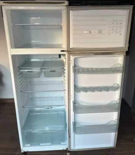 Geladeira Dako 360L