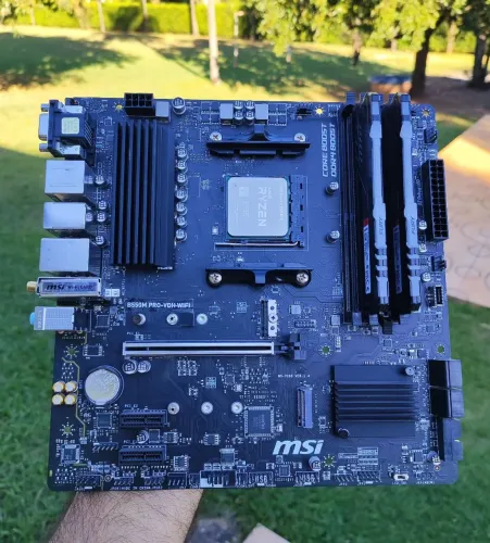 KIT RYZEN 7 5700X3D 32GB RAM ACEITO TROCAS 