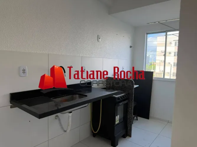 Alugo excelente apartamento semi mobilado no Condomínio Madrid.