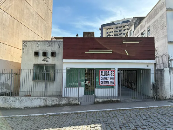 ALUGO CASA PARA FINS COMERCIAIS