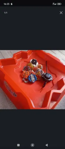 arena de beyblade metal fusion e + 9 Beyblades completos + uma peça de metal