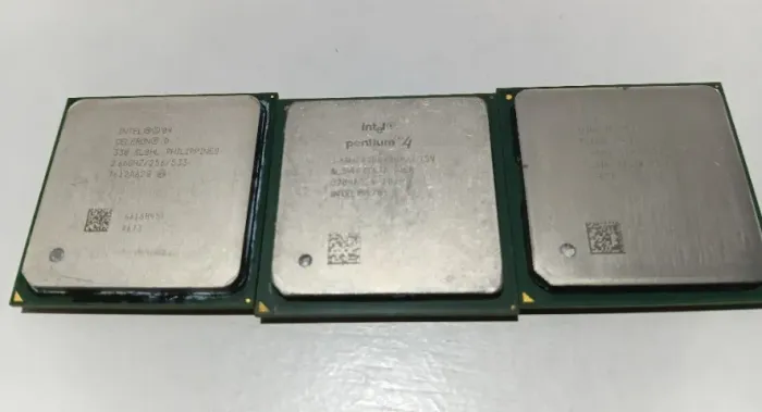 Lote 3 Processadores Antigos Intel - Pentium 4 (1.8GHz, 1.6GHz) + Celeron D (2.66GHz) Sock