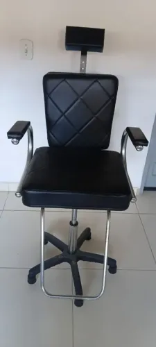 Cadeira salão barbearia/Armário/kit máquina cortar cabelo: valor todos o itens 1200 Reais