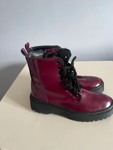 Bota de verniz 
