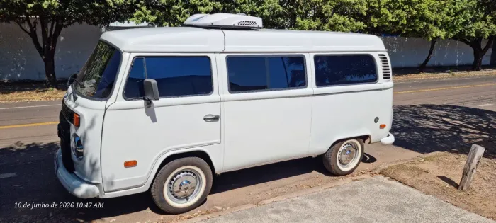 Volkswagen Kombi Standard 1.4 MI Total Flex 8V 2014