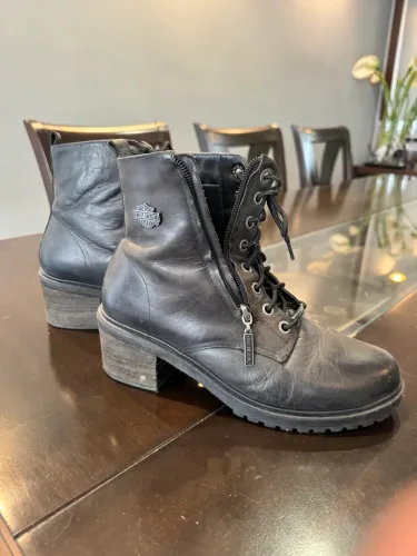 BOTA DE COURO FEMININA HARLEY-DAVIDSON IMPERMEÁVEL ALTA PERFORMANCE 38