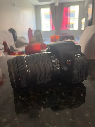 Canon EOS Rebel T3i + Lente 18-135mm ? Muito Bom Estado
