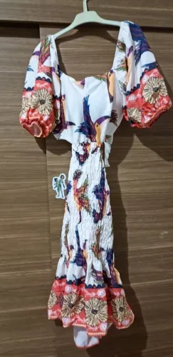 Vestido Curto Com Manga Bufante E Lastex