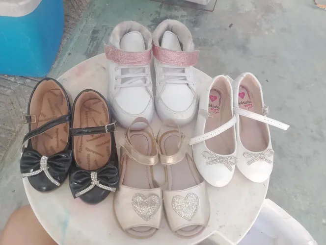 Sapatos 28