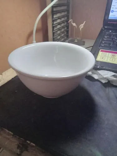 Antiga Tigela redonda branca em Porcelana