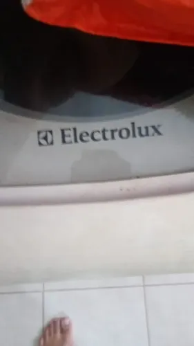 Máquina de Lavar 9kg Eletrolux (Defeito)