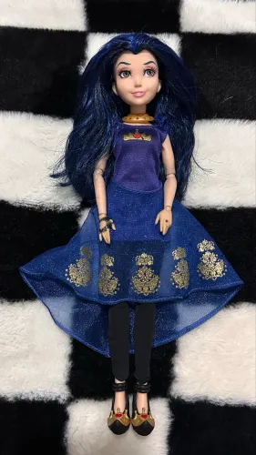 Boneca Descendentes Vilãs Genie Chic Evie 