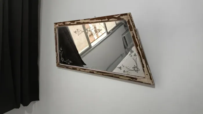 Vendo ESPELHO RETRO 100 REAIS