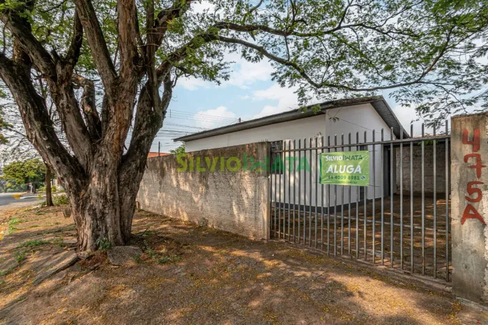 EXCELENTE CASA DE 02 QUARTOS PARA MORAR NO PARQUE HORTÊNCIA.