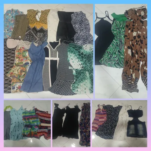 Lote com 26 vestidos e macaquinhos