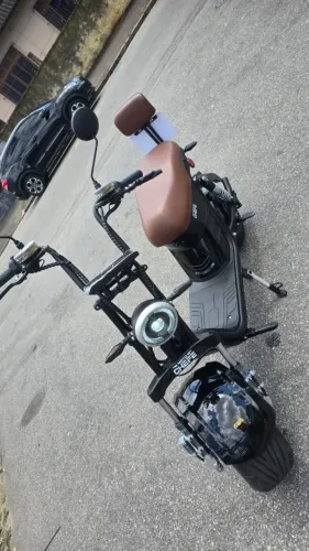 Moto Chefe x12 2026, só 130km, selos de fábrica ainda.