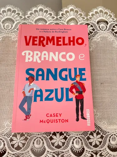 Livro Vermelho Branco e Sangue azul