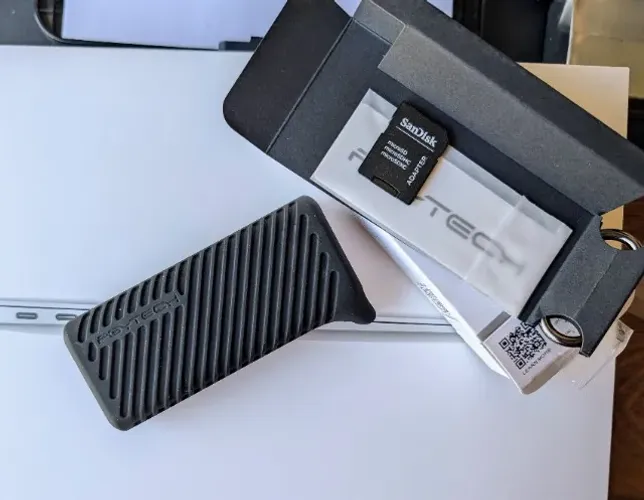 Case e leitor SD PGYTech CreateMate