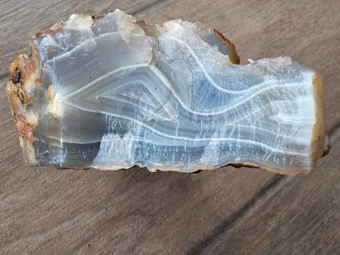 Ágata Cinza Natural com Bandamento Definido - Peça Mineral