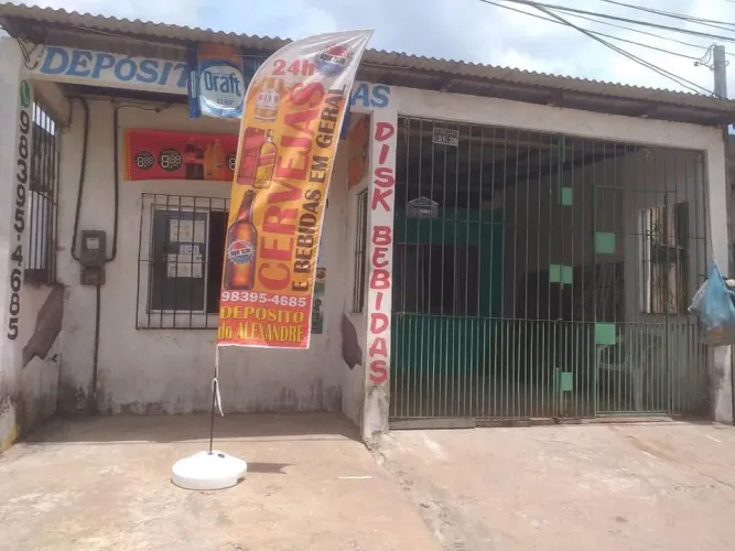 Casa grande 160 perto de tudo