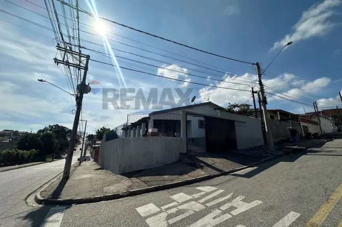 Casa com 3 quartos + Edícula independente - Terreno de Esquina 278m² - Vila Nova, Votorant