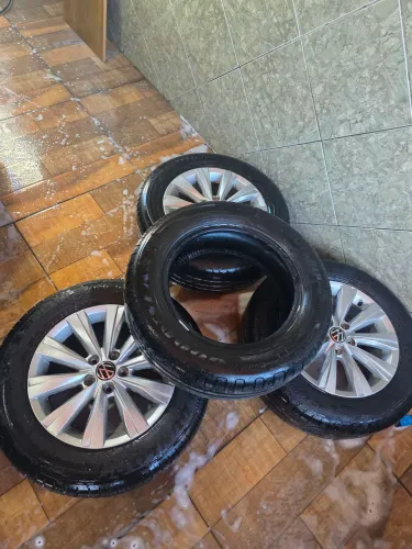 4 pneus aro 15 pouquíssimo usado