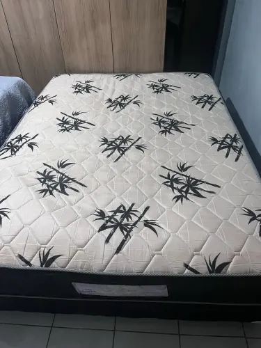 Cama de casal a venda