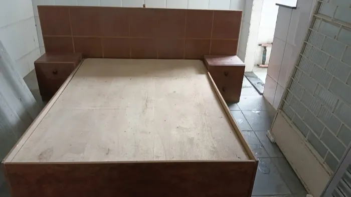 Conjunto Cama de Casal com Cabeceira + 2 Criados-Mudos (Madeirite)