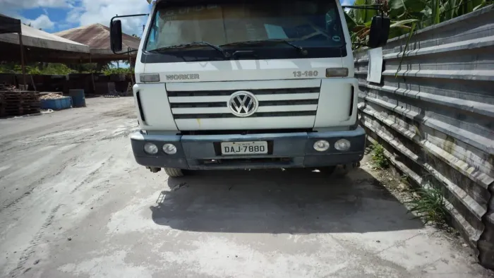Caçamba VW modelo 13-180 Worker motor 6 cilindros