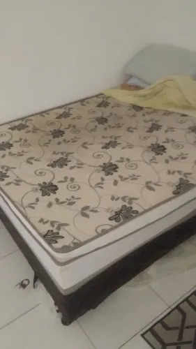 Vendo cama box conjugada de casal usada por 7 meses