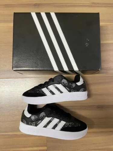 TÊNIS ADIDAS SAMBA INFANTIL PRETO/BRANCO PREMIUM / NUMERAÇÃO 18 AO 33 (FOTO REAL)