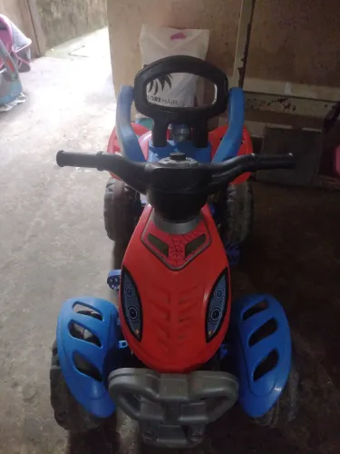 Vendo motinha de criança tá pequena pro meu filho ele não usar mais 