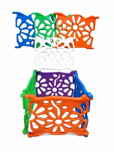 CERCADO INFANTIL DE PLÁSTICO DA MARCA FRESO BRINQUEDOS: 8 (OITO) UNIDADES.
