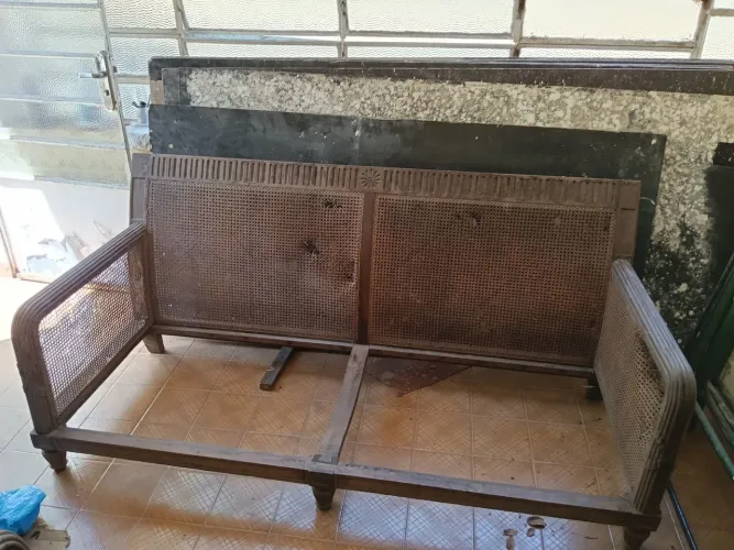 Duas poltronas,um e três lugares 