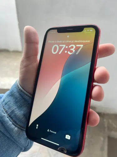 iPhone XR vermelho 