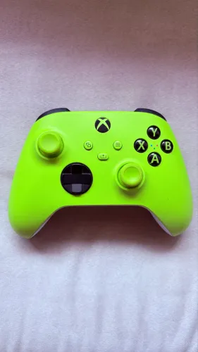 Controle Sem Fio Microsoft Xbox Series X|S Velocity Green para Xbox One e PC