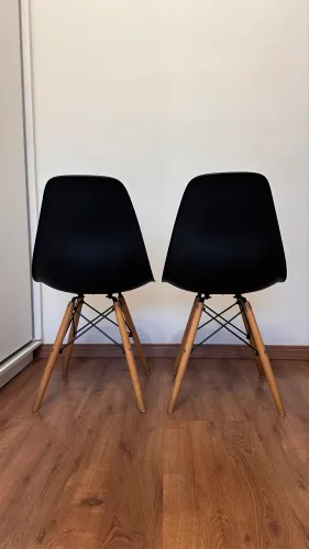 Conjunto de Cadeiras Eames