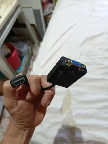 Vende-se esse adpitador vga psra hdmi ,psra transformar monitor em TV e outras coisas